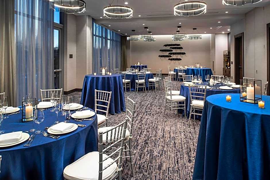 AC Hotel by Marriott Portsmouth Downtown/Waterfront