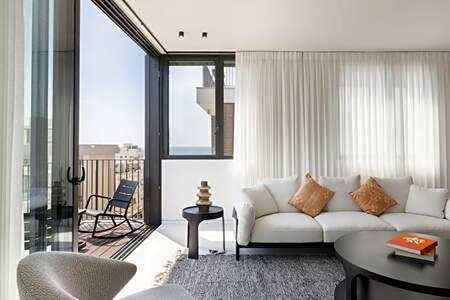 High Living Sea View by Five Stay