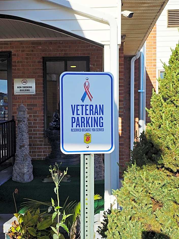 Super 8 by Wyndham Hillsville