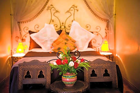 Rayane Room