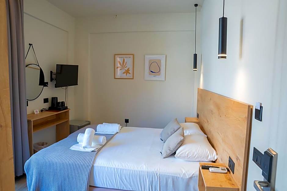 Lunar Hotel Modern Boutique