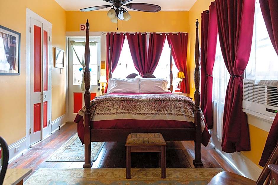 The Blue60 Marigny Inn