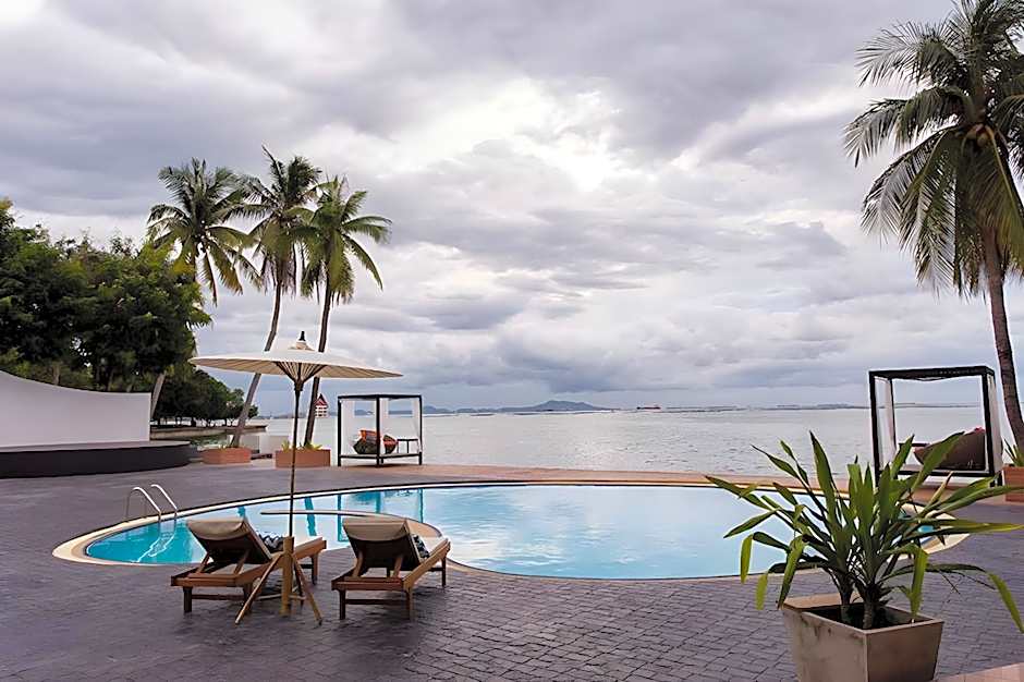 The Loft Seaside Sriracha Hotel