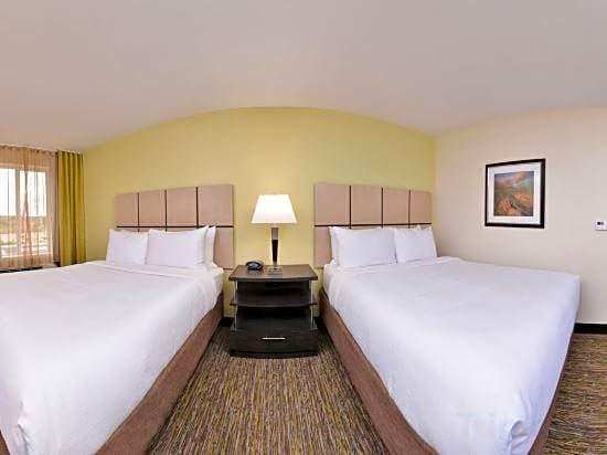 Candlewood Suites Carlsbad South