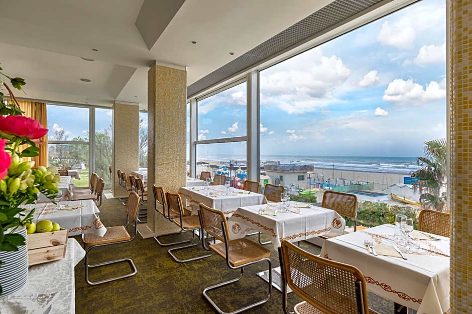 Hotel Fedora Riccione - FRONTE MARE