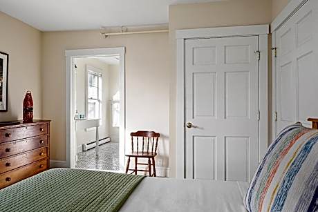 Queen Room - Disability Access