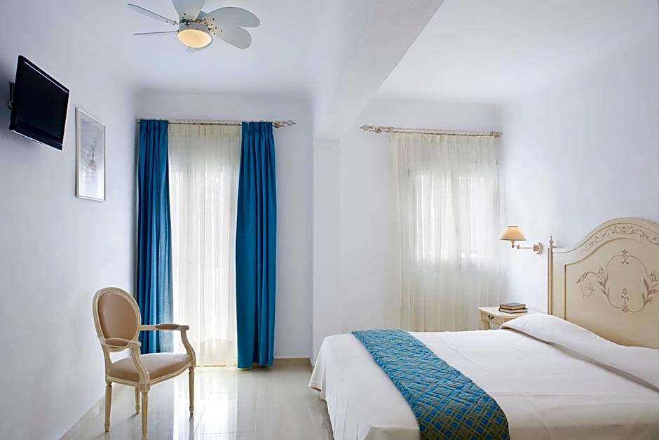Kamari Hotel