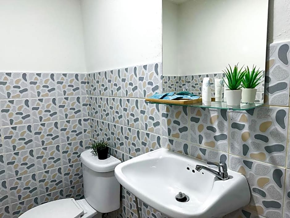 Montana Hotel & Hostel Phuket