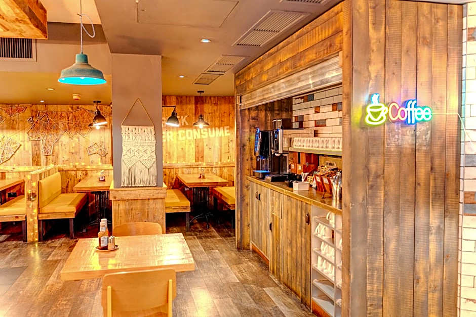 Manchester Portland By Sunday