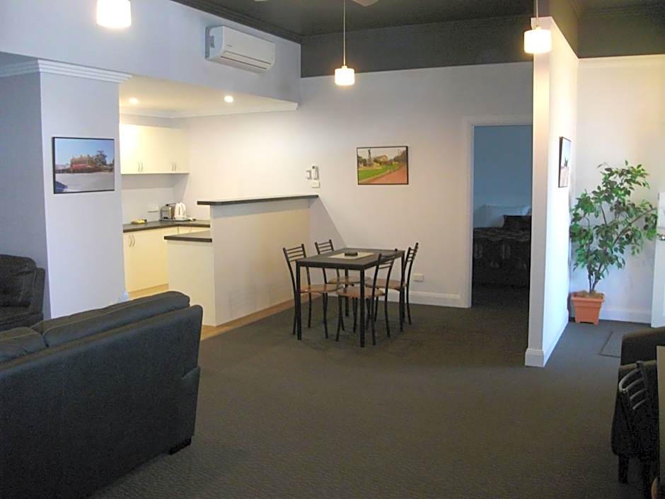 Daydream Motel and Apartments