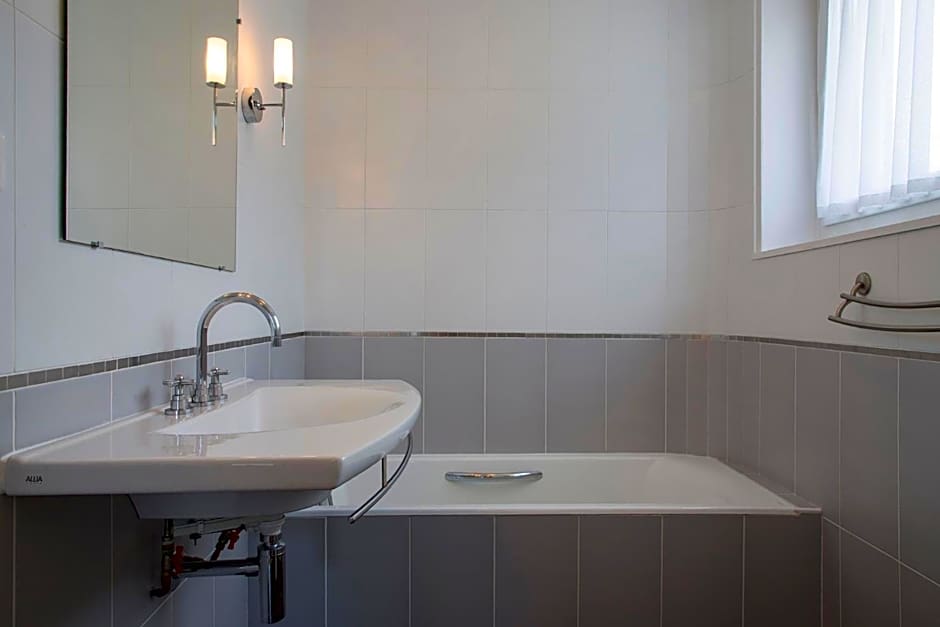 Clos de Vallombreuse, The Originals Relais (Relais du Silence)