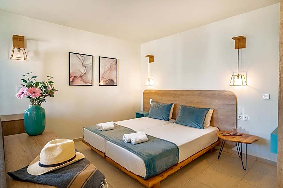 Photo 1 of 17 of Junior Suite, Sea View