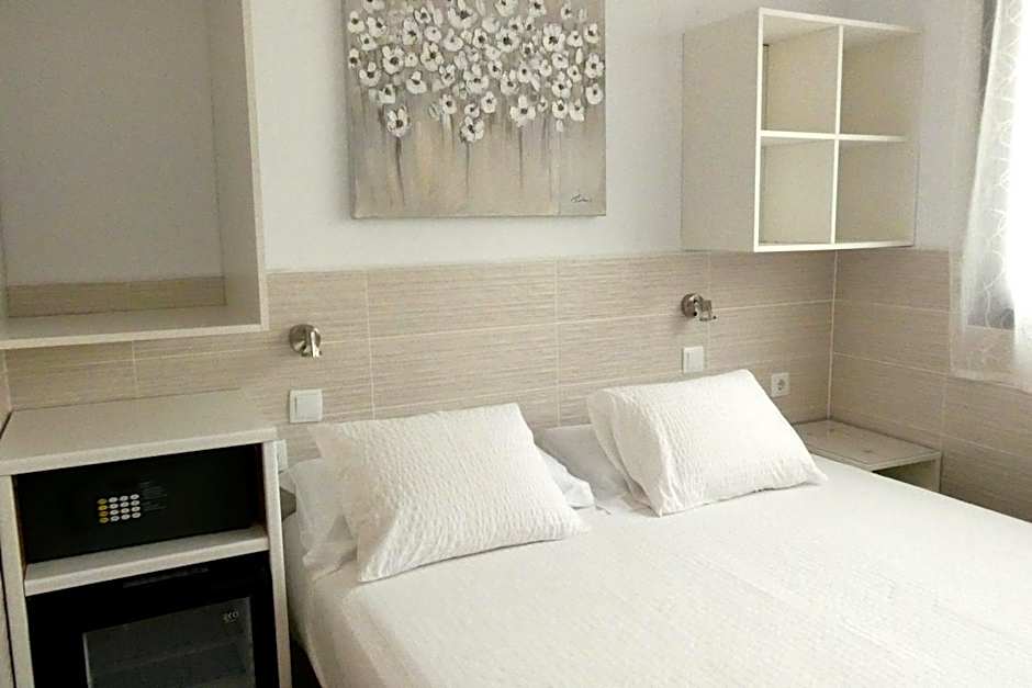 Hostal House