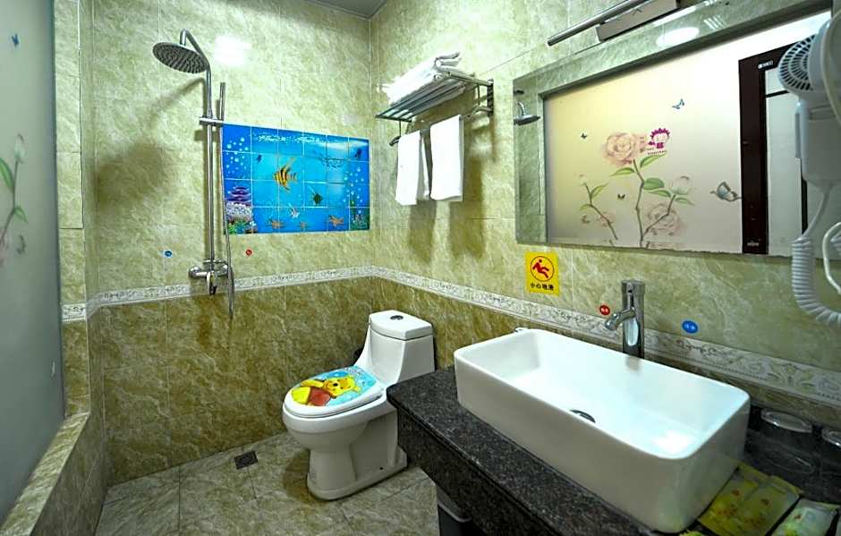 Mount Emei Moon Bay Hotel