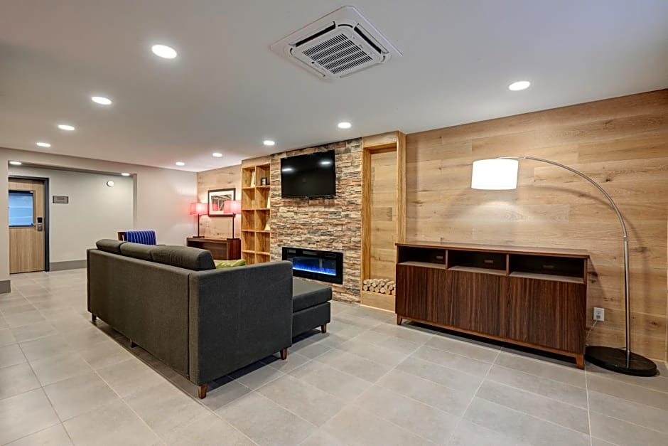 Country Inn & Suites by Radisson, Pierre, SD
