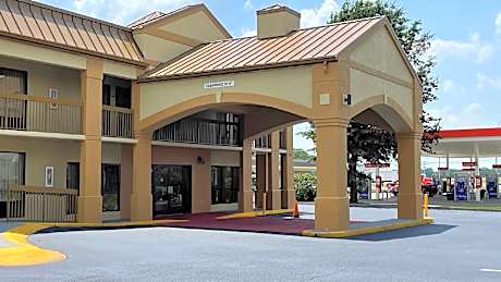 Days Inn by Wyndham Oak Grove/Ft. Campbell