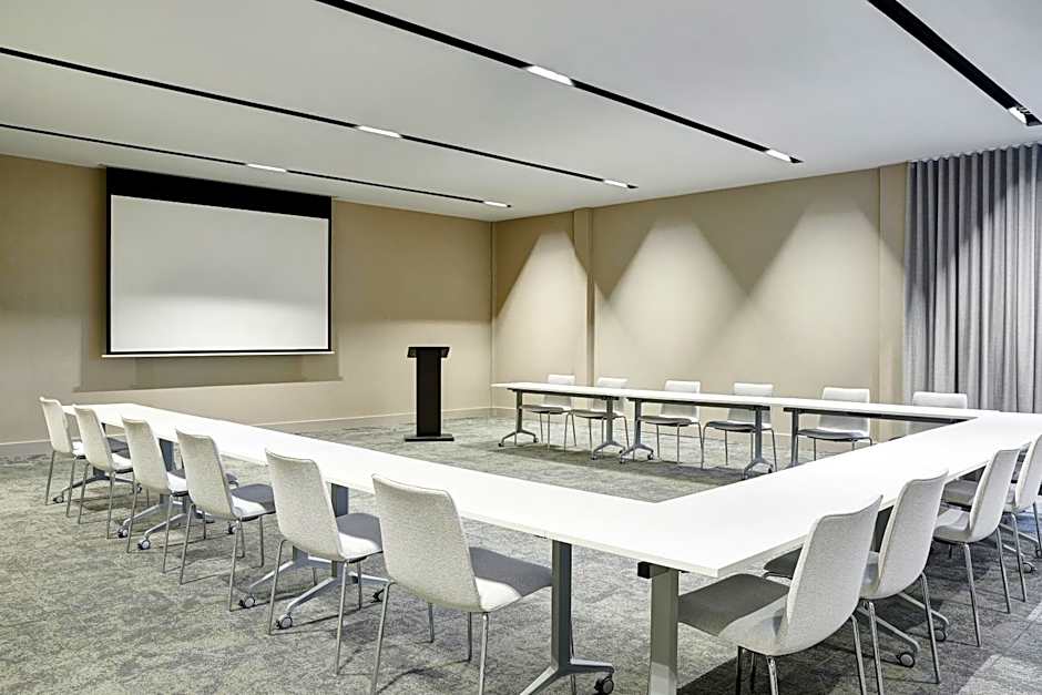 AC Hotel by Marriott Tampa Airport