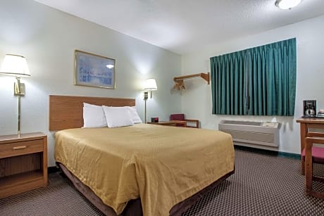 1 Queen Bed, Nonsmoking