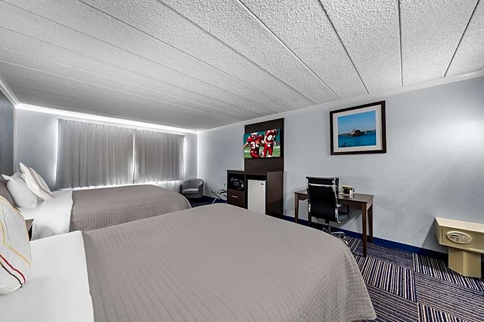 Admiralty Inn & Suites - a Red Collection Hotel
