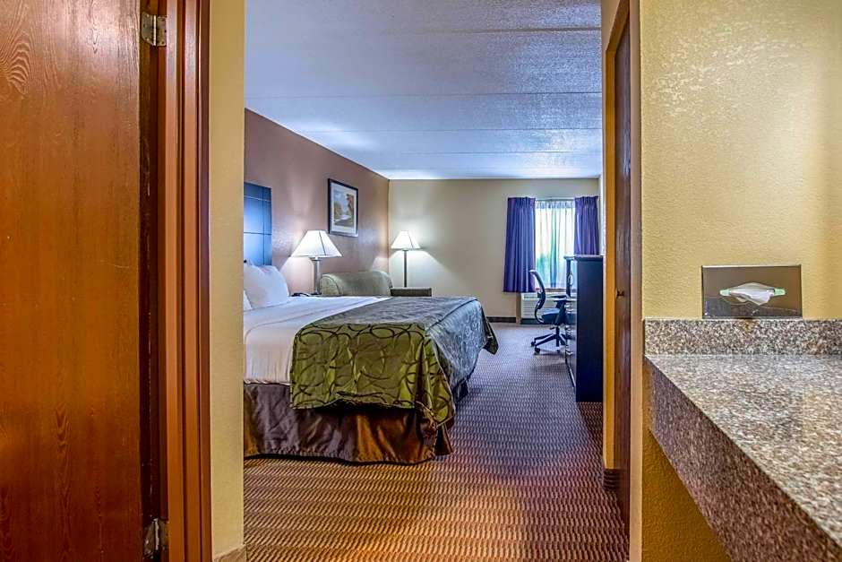 Quality Inn Tully I-81