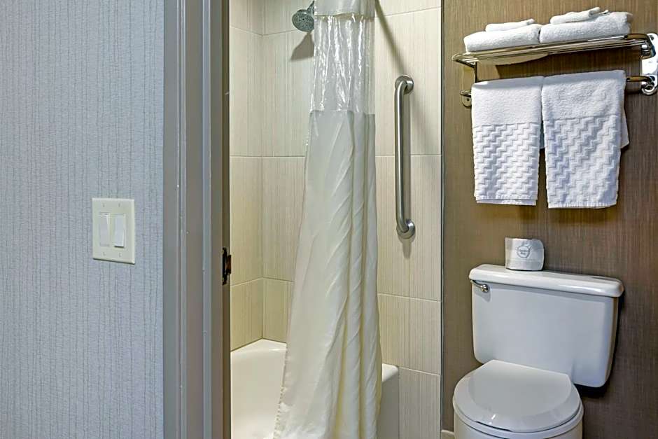 Best Western Plus Cottontree Inn