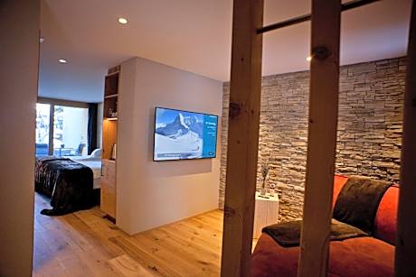 Suite with Mountain View