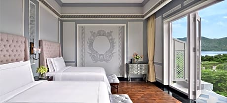 Flamingo Signature Room with Garden Twin Bed - 15% discount on Food & Soft Beverage and Spa, 4 pieces laundry once per stay