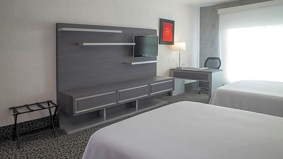 Holiday Inn Express & Suites Queretaro By IHG