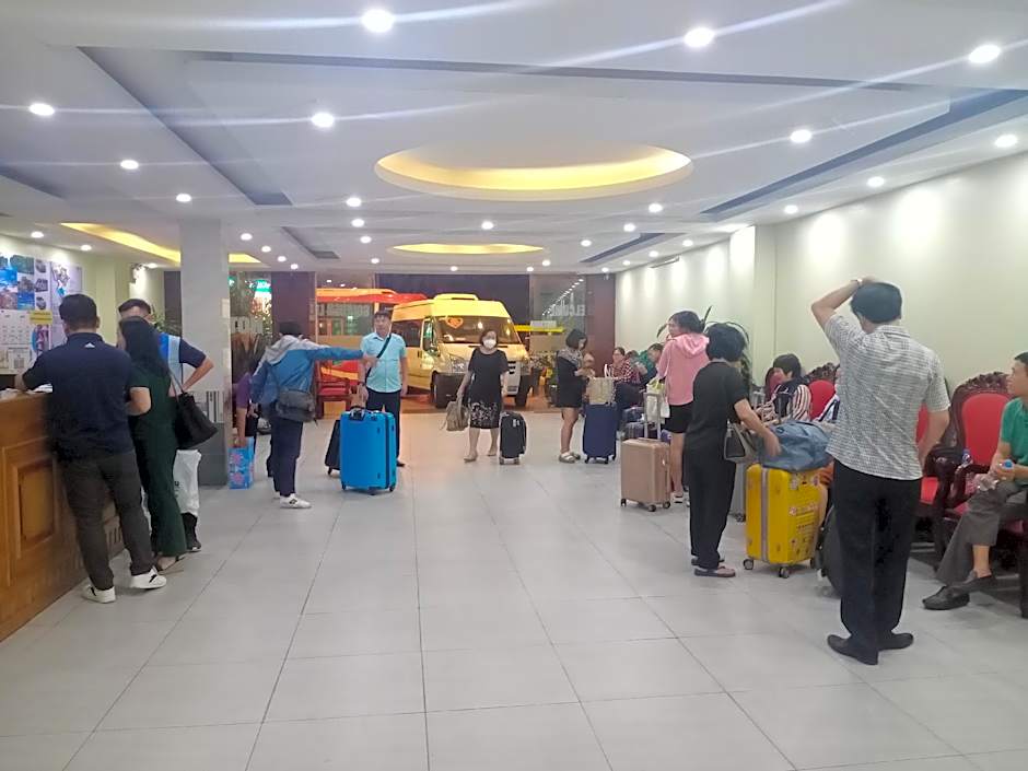 Golden Lotus Airport Hotel & Travel