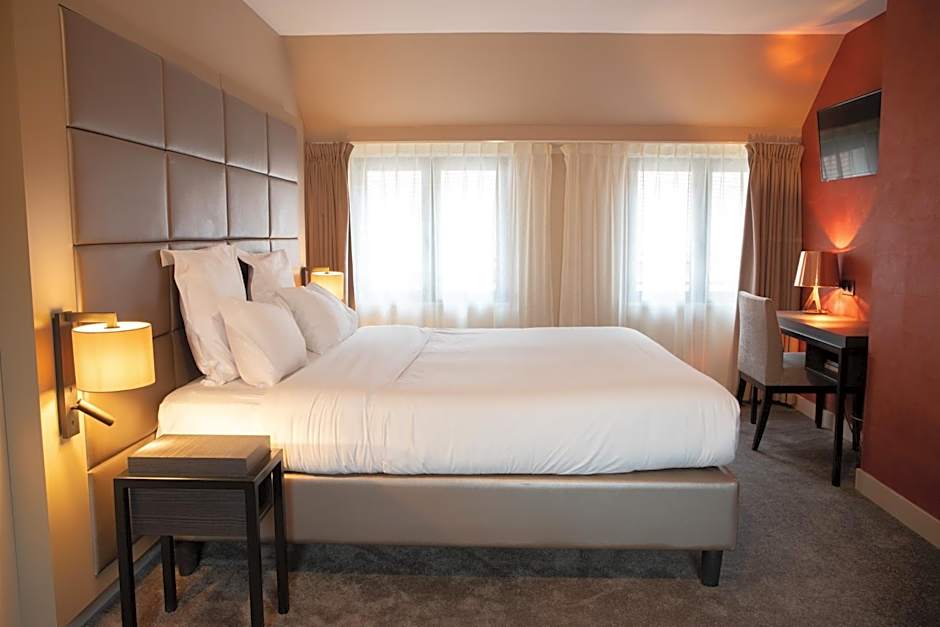 Photo 1 of 5 of Deluxe 1 King Bed
