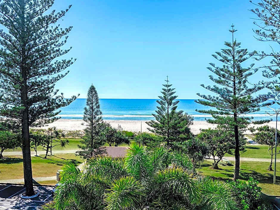 Mantra Coolangatta Beach