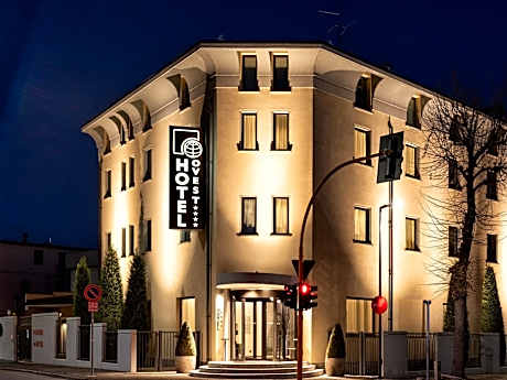 Hotel Ovest