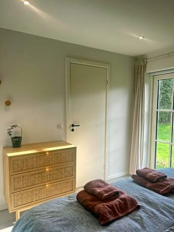 Apartment with Lake View