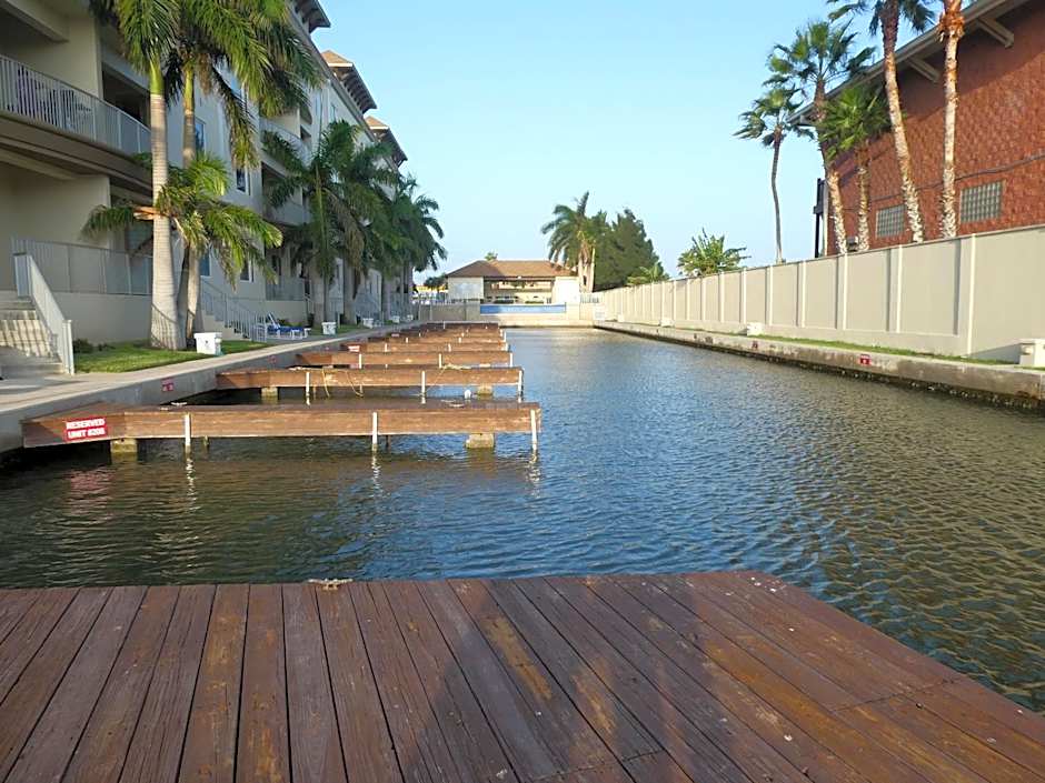Fishermans Landing on The Bay- Las Marinas
