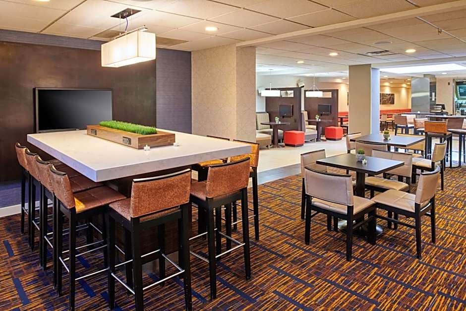 Courtyard by Marriott Columbus Downtown