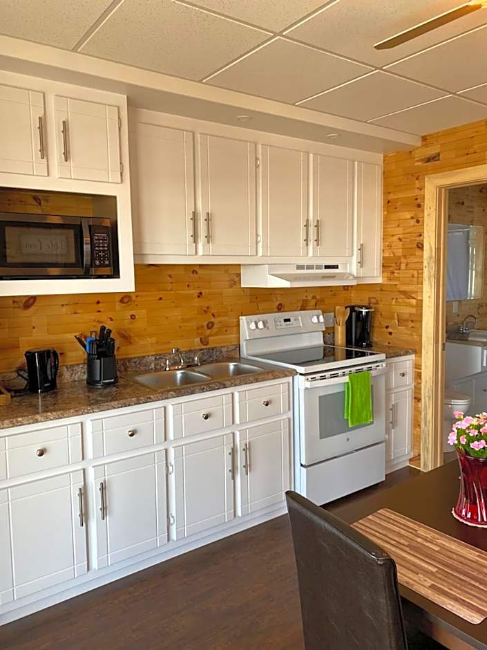 Raleigh Rooms & Taylor's Crafts