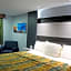 Douglas Inn & Suites Cleveland