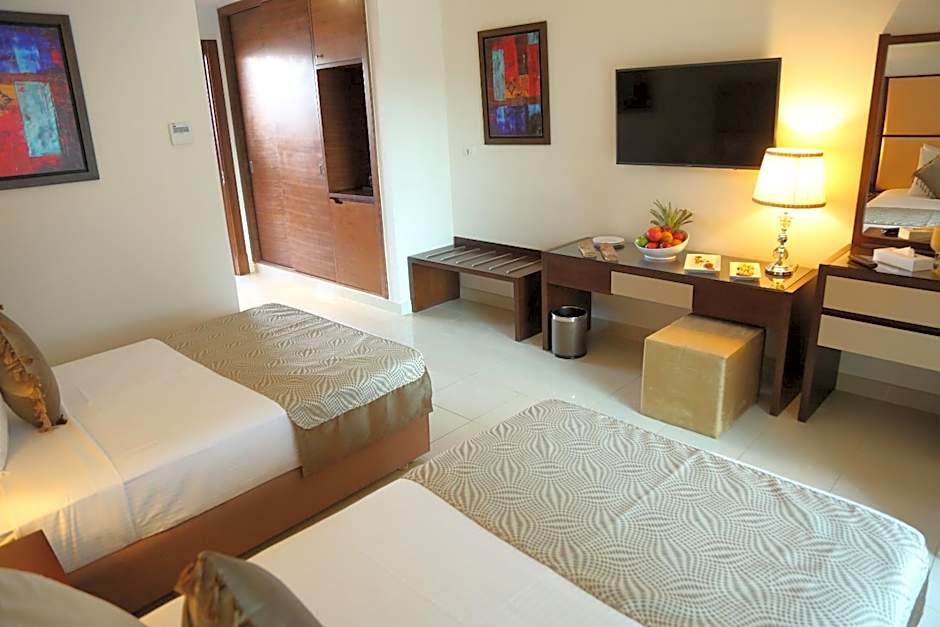 TOLIP Golden Plaza Hotel