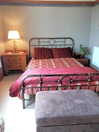 Queen Room with Shared Bathroom