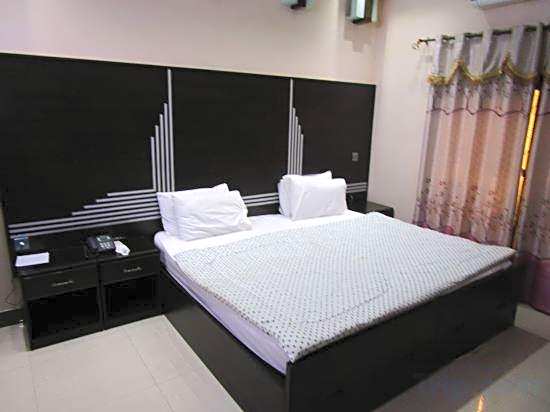 Regalia Inn – Karachi, TX
