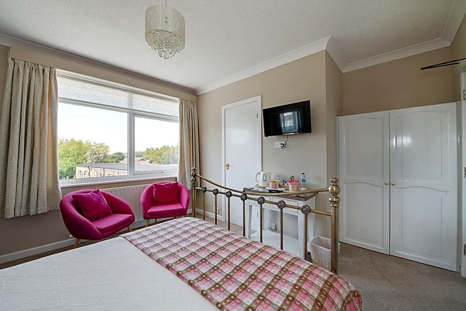 The Coast Yard B & B and Garden Chalets