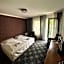 City Hotel