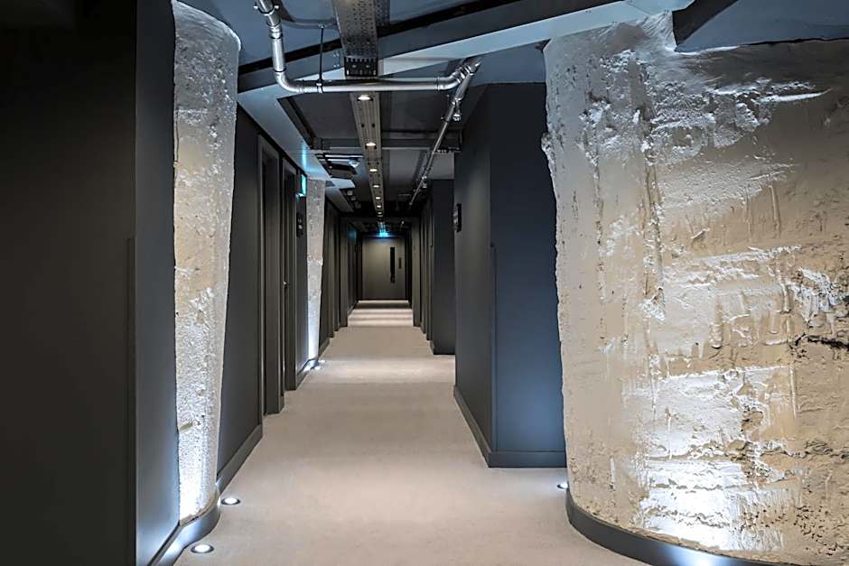 Zedwell Underground Tottenham Court Rd