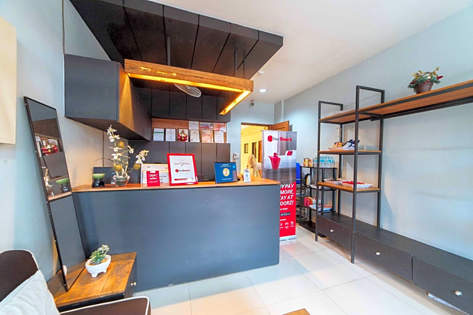 Reddoorz near New Government Center