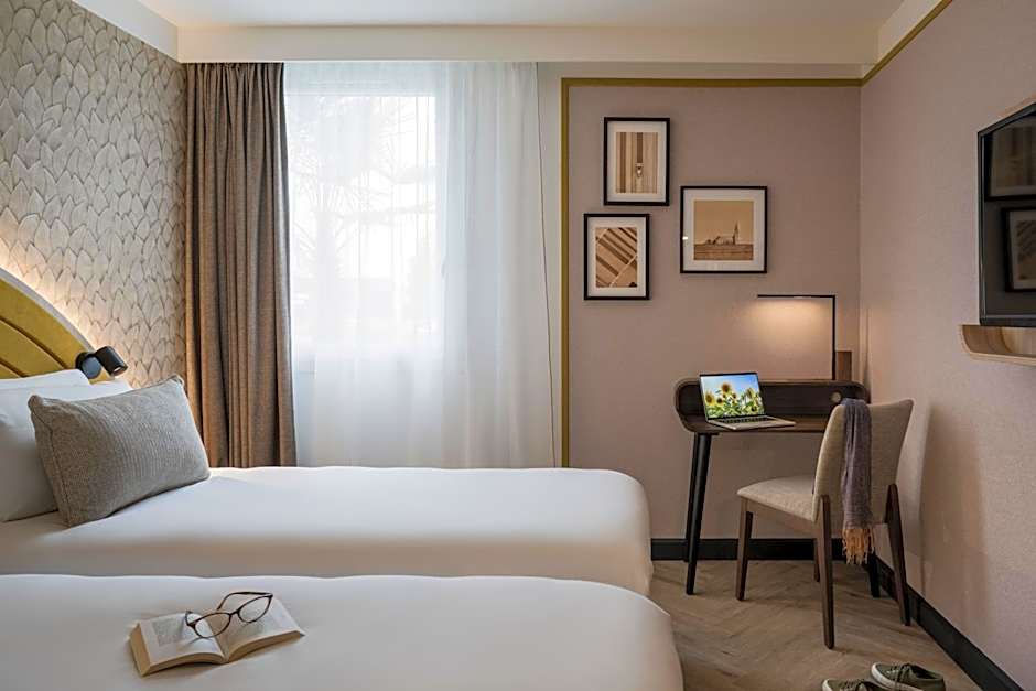 Mercure Chartres Est