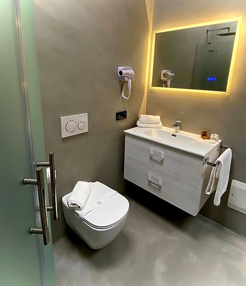 HOTEL TECH