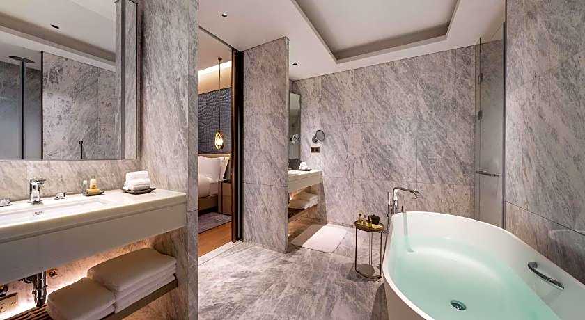 Hilton Shenzhen World Exhibition & Convention Center （Qianhai Snow World）