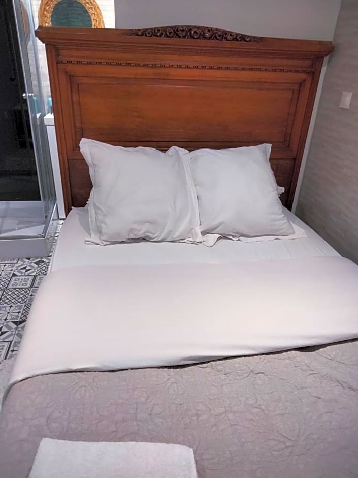 Chambre meublée indépendante, jacuzzi dans la chambre à 60110 Amblainville près de Paris