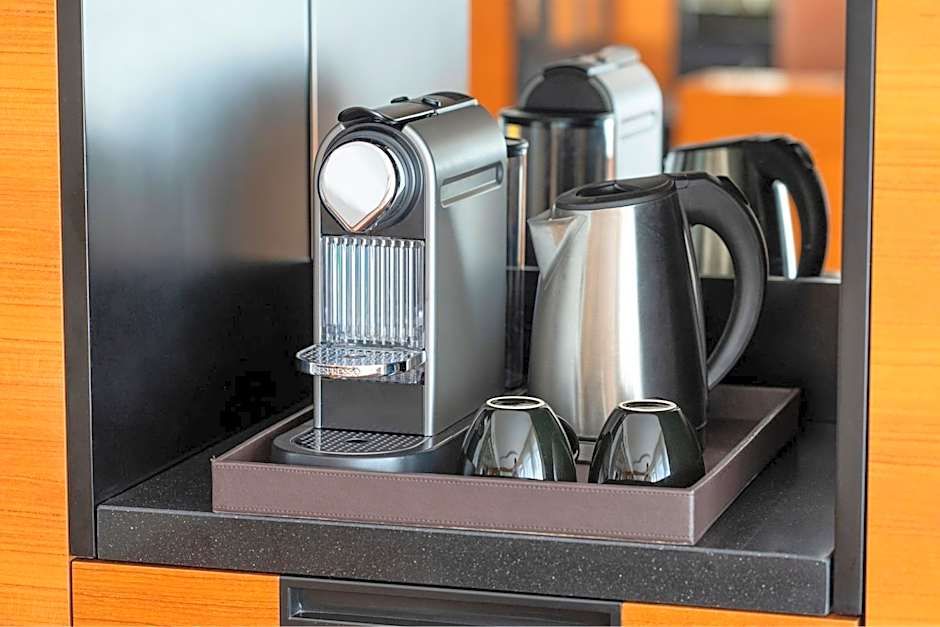 Renaissance by Marriott Paris Republique Hotel