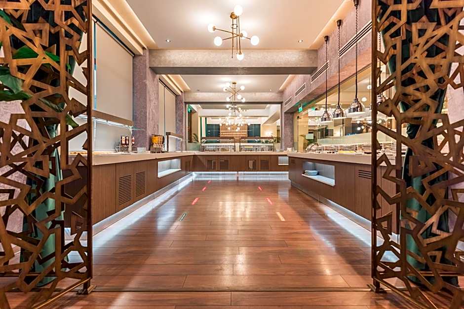 Oxford Hotel & Conference Center